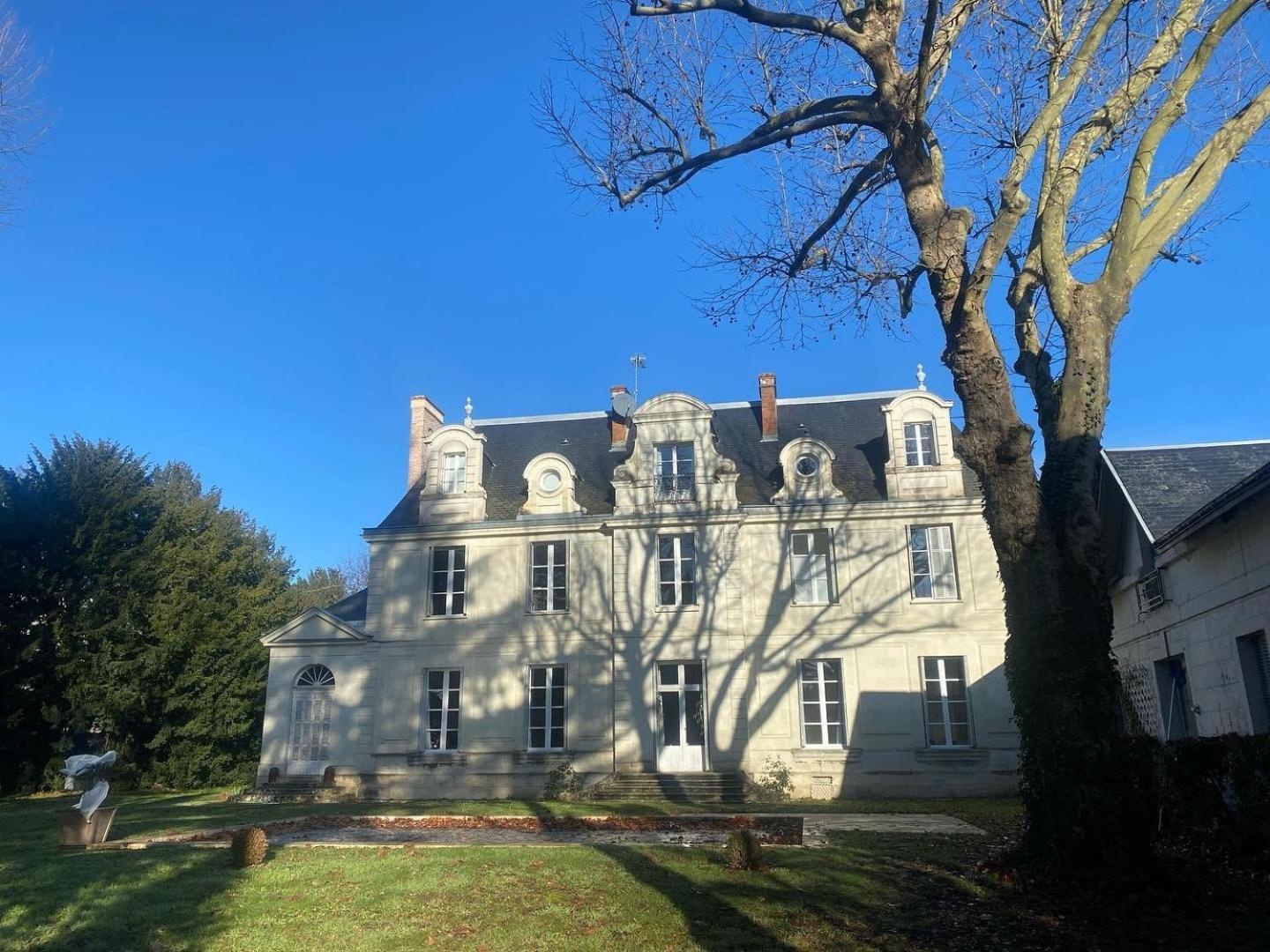 Bed and Breakfast La Grande Carree Saint-Cyr-sur-Loire Zewnętrze zdjęcie